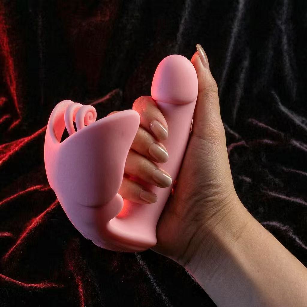 Clitoral and G Spot Stimulator Wearable Vibrator with Waterproof and Rechargeable Designs